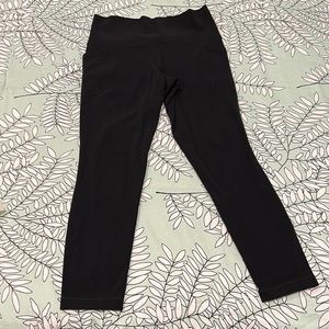 Athleta Salutation 7/8 length stash pocket leggings